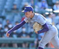 　宇部鴻城相手に力投する先発の花巻東・小松龍一（撮影・伊藤笙子）