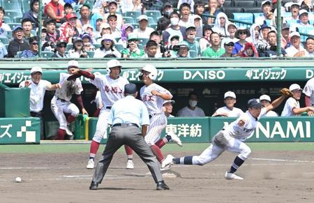 　延長１２回、富山商・上田海翔の悪送球で鳥栖工がサヨナラ勝ち（撮影・高部洋祐）