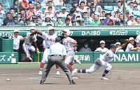 　延長１２回、富山商・上田海翔の悪送球で鳥栖工がサヨナラ勝ち（撮影・高部洋祐）