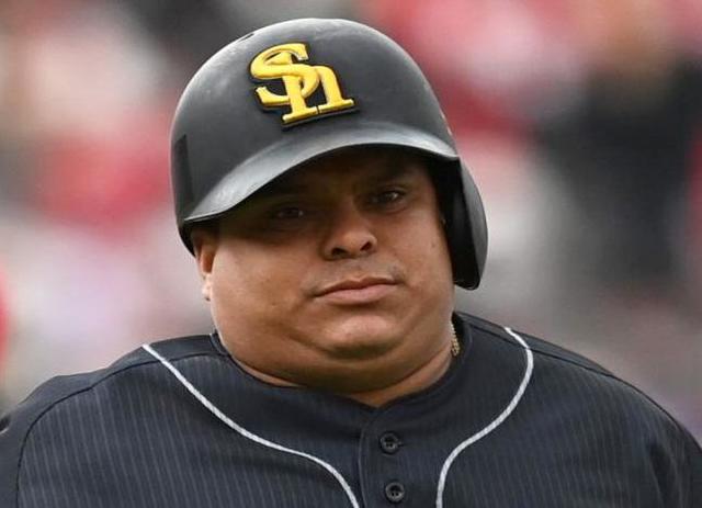 ソフトバンク アストゥディーヨが腰の張りで抹消 野村大と高橋礼が昇格