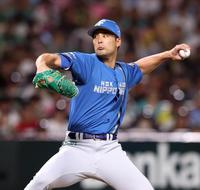 　ソフトバンク打線を相手に力投する上原（撮影・栗木一考）