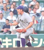 　９回、ピンチをかわし雄たけびを上げる花巻東・佐々木麟太郎（撮影・開出牧）