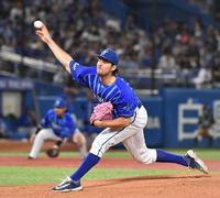 　ヤクルト打線相手に好投するバウアー（撮影・佐々木彰尚）