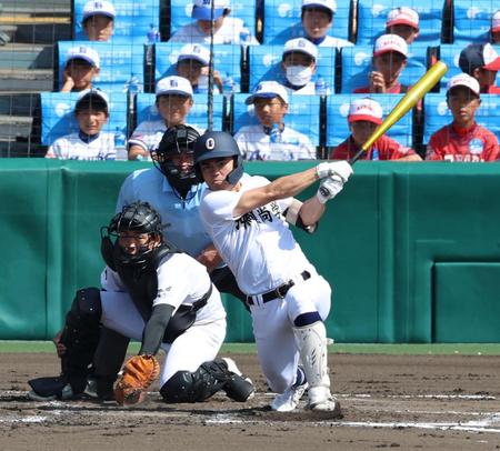 息詰まる投手戦、沖縄尚学が均衡破る　知花が七回に先制の適時二塁打