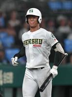 　９回、ファウルフライに倒れ、悔しそうな表情の専大松戸・平野大地（撮影・石井剣太郎）