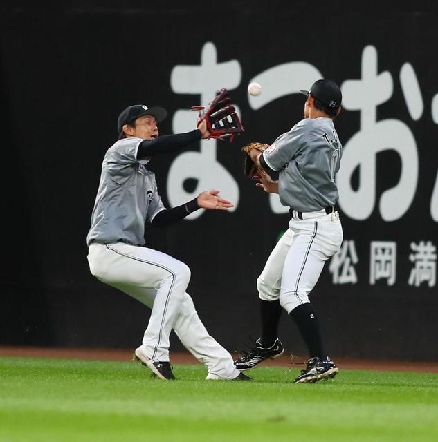 ロッテ連勝ストップ　荻野と藤原が“お見合い”　吉井監督「明日どういう姿で球場に来るか」