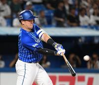 　３回、牧が右中間に２ランを放つ（撮影・堀内翔）