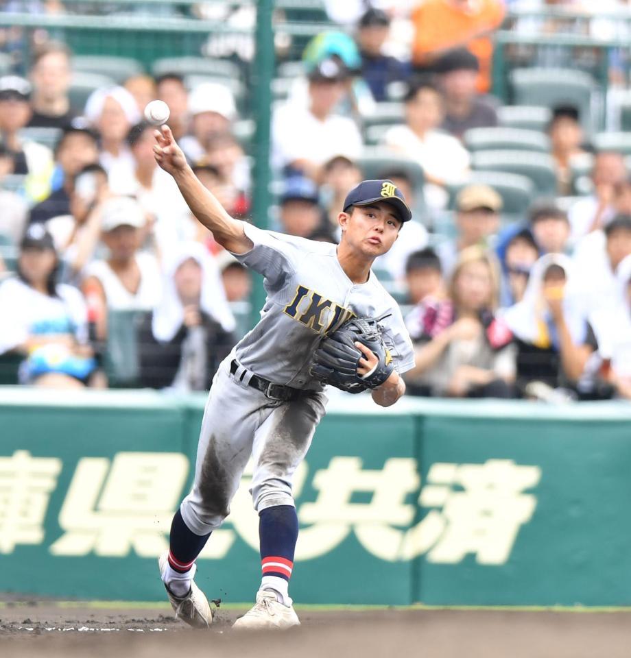 王者・仙台育英がまさかの1イニング3失策 負の連鎖…ファンブルに悪