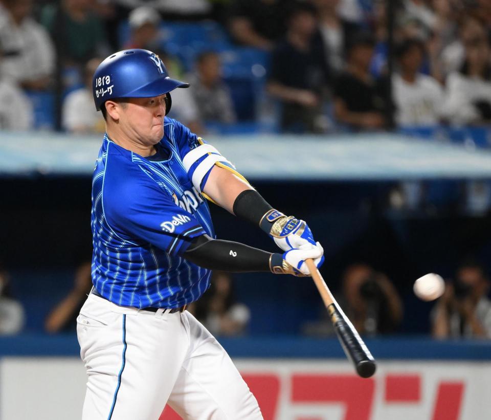 　３回、牧が右中間に２ランを放つ（撮影・堀内翔）