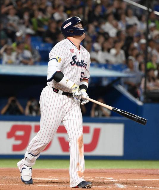 ヤクルト・村上　完璧に捉えて２戦連発！右翼席中段へ２４号弾　８月５本目