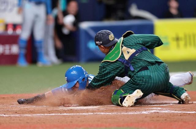 日本ハム－オリックスは引き分け　延長１２回、日本ハム勝ち越し好機も江越が本塁憤死