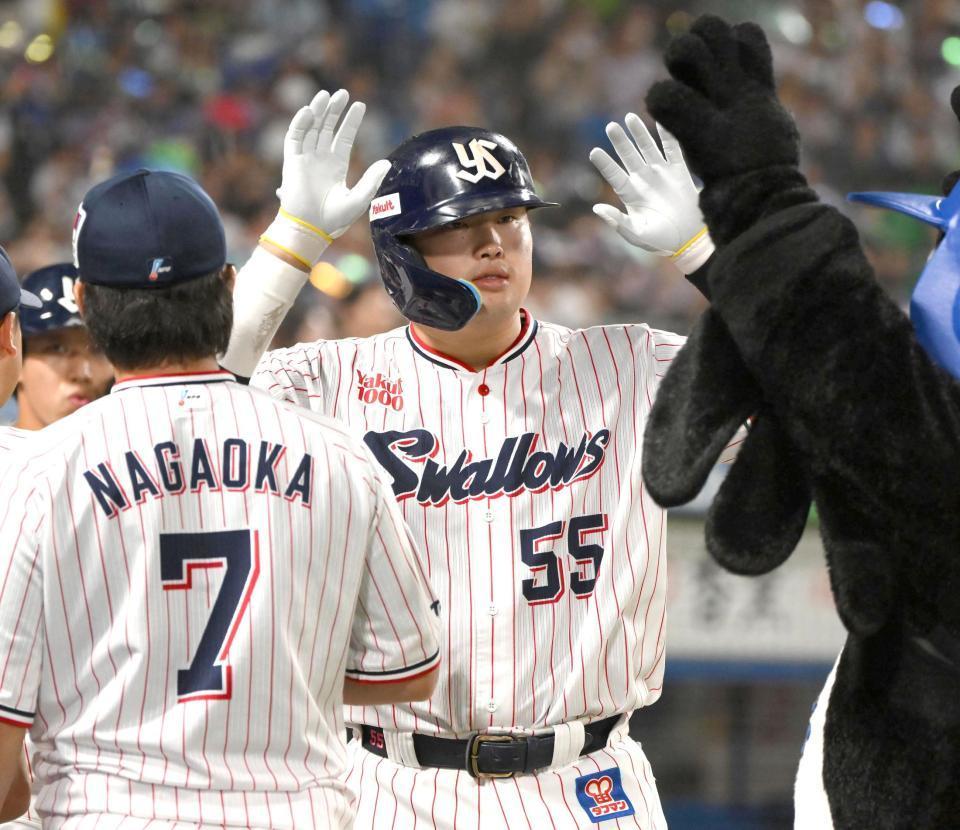 　１７日には２戦連発の本塁打を放った村上