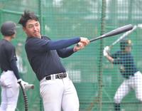 　打撃練習する慶応・清原勝児（撮影・石井剣太郎）