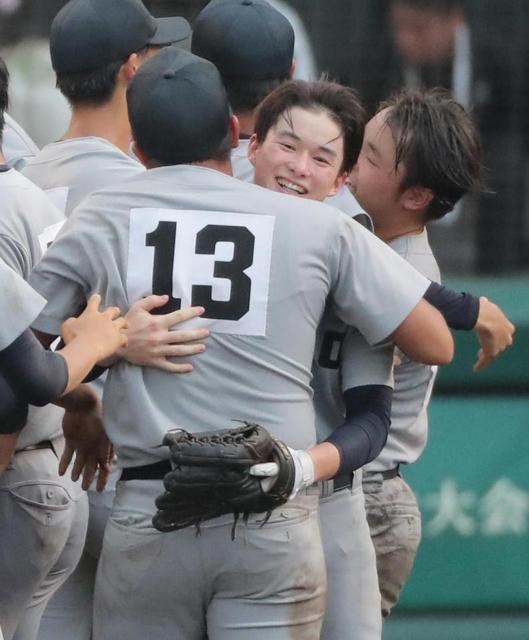 慶応・丸田が歓喜の涙「最高の夏になったと思います！」夏の甲子園決勝史上初の先頭弾「この時のために」