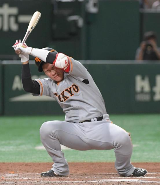 巨人・坂本勇人の死球巡り高津監督がリクエスト　あわや頭部直撃の一球に場内騒然