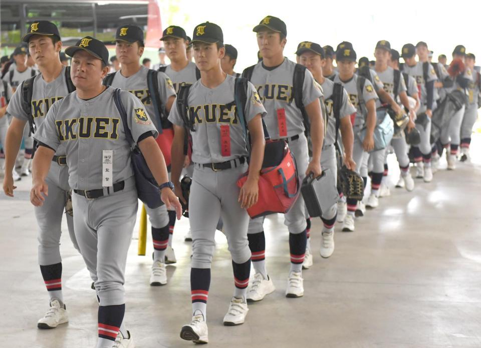 慶応ＶＳ仙台育英 そっくりユニホームの違いは？高校野球ユニホーム”オタク”が解説 慶応ユニは「豪華」/野球/デイリースポーツ online