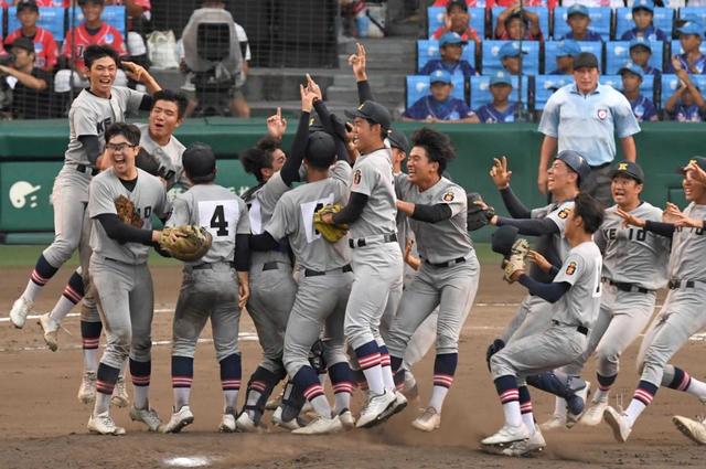 慶応１０７年ぶり頂点　夏決勝史上初の丸田先頭打者弾　陸の王者こじ開けた高校野球新時代の扉