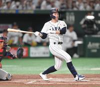 　１回、空振り三振に倒れた慶応・丸田湊斗（撮影・開出牧）