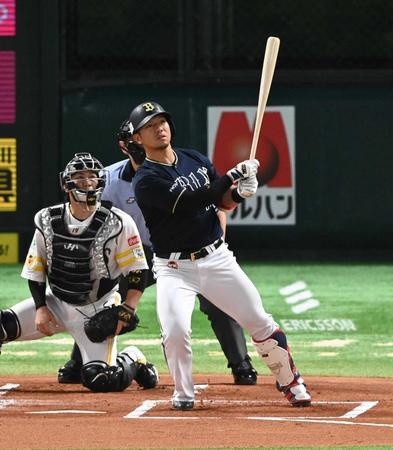 　１回、先制３ランを放つ頓宮