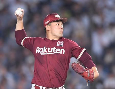 　力投する田中将（撮影・開出牧）