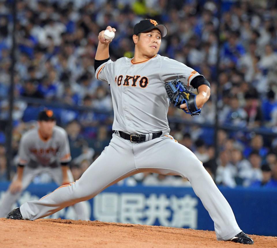 　２日のＤｅＮＡ戦の８回、マウンドに立つ野手の北村拓 （撮影・佐藤厚）