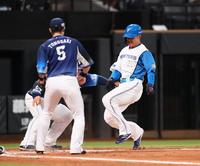 　４回、走塁死する三走・清宮（撮影・中島達哉）