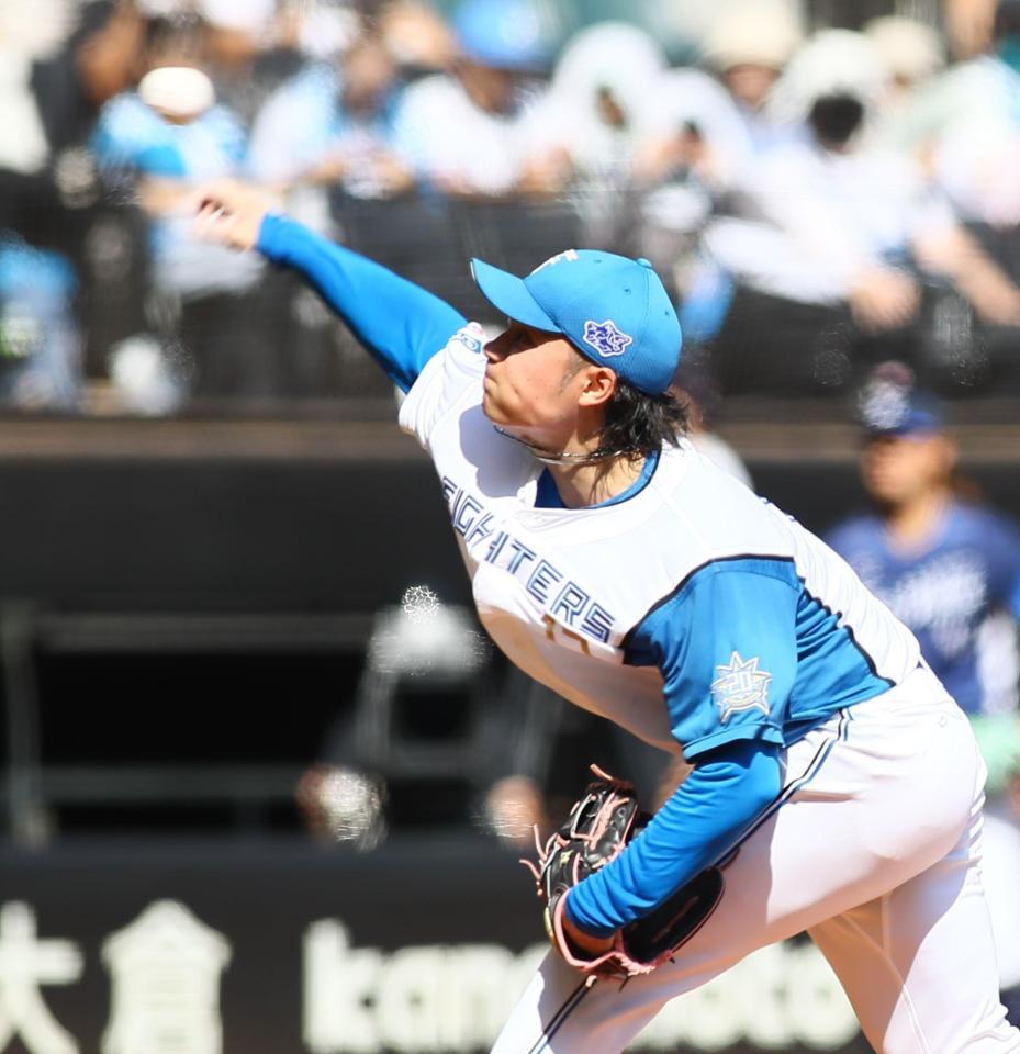 　１回、力投する伊藤（撮影・中島達哉）