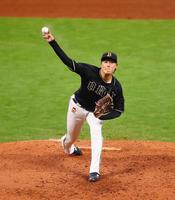 　５回、日本ハム打線に快投を続ける東（撮影・中島達哉）