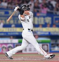 　３回、左飛に倒れた安田（撮影・開出牧）