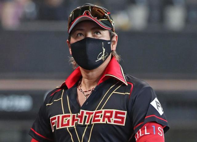 FIGHTERS 新庄剛志監督デザインユニ 日本ハム】斬新すぎる！新庄剛志監督デザインの限定ユニホームを