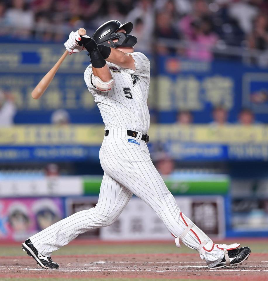 　３回、左飛に倒れた安田（撮影・開出牧）