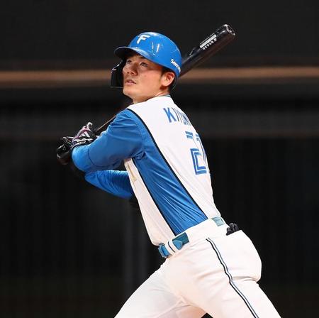 　１回、安打を放つ清宮（撮影・中島達哉）