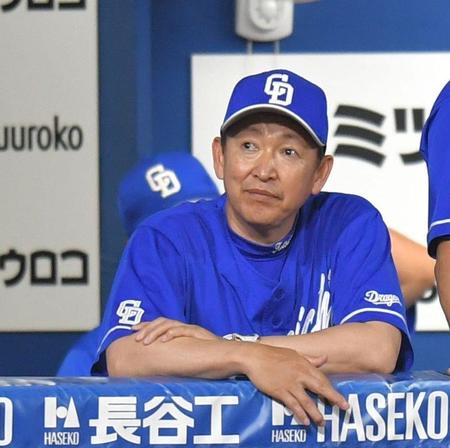 中日・ブライト　無死一塁の打席で２度痛恨プレー　立浪監督の表情にも苦悩の色にじむ