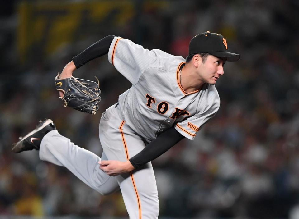 　力投する先発・横川（撮影・中田匡峻）