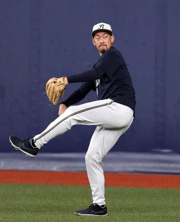 　キャッチボールする平野佳（撮影・山口登）