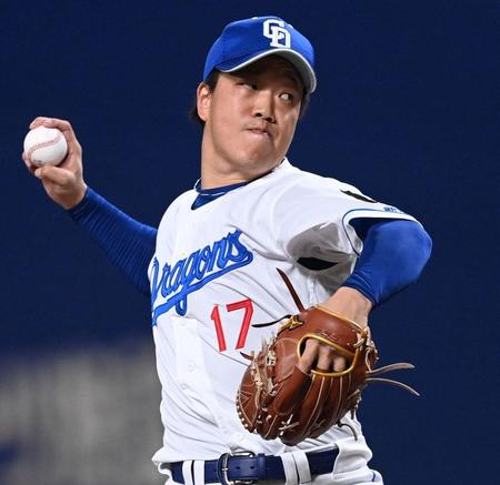 　先発し、投げ込む柳（撮影・田中太一）