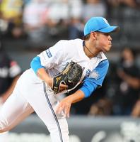 　先発の根本（撮影・中島達哉）