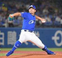 　対ヤクルト今季最終戦の先発マウンドに立つ小笠原（撮影・佐藤厚）