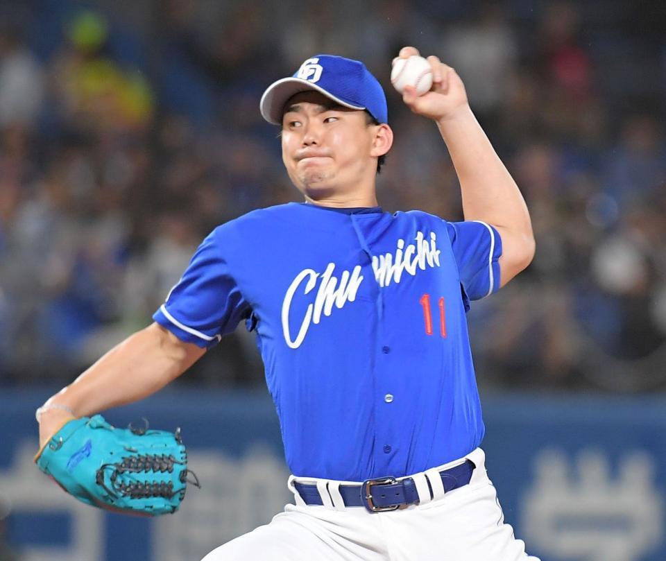 　対ヤクルト今季最終戦の先発マウンドに立つ小笠原（撮影・佐藤厚）