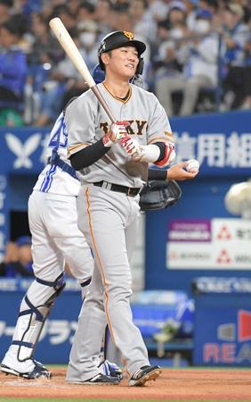 　６回、坂本は空振り三振（撮影・佐藤厚）