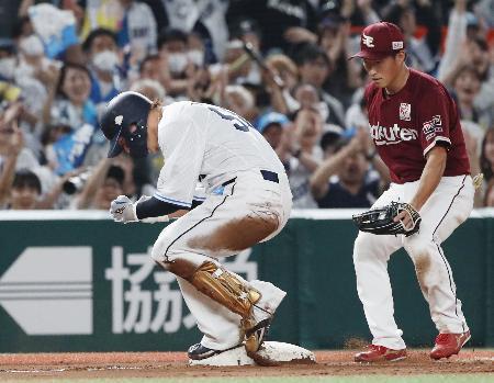 西２-１楽（２７日）　佐藤龍が勝ち越し三塁打