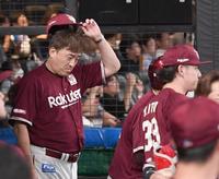 　痛い１点差負けにガックリの石井監督（撮影・園田高夫）