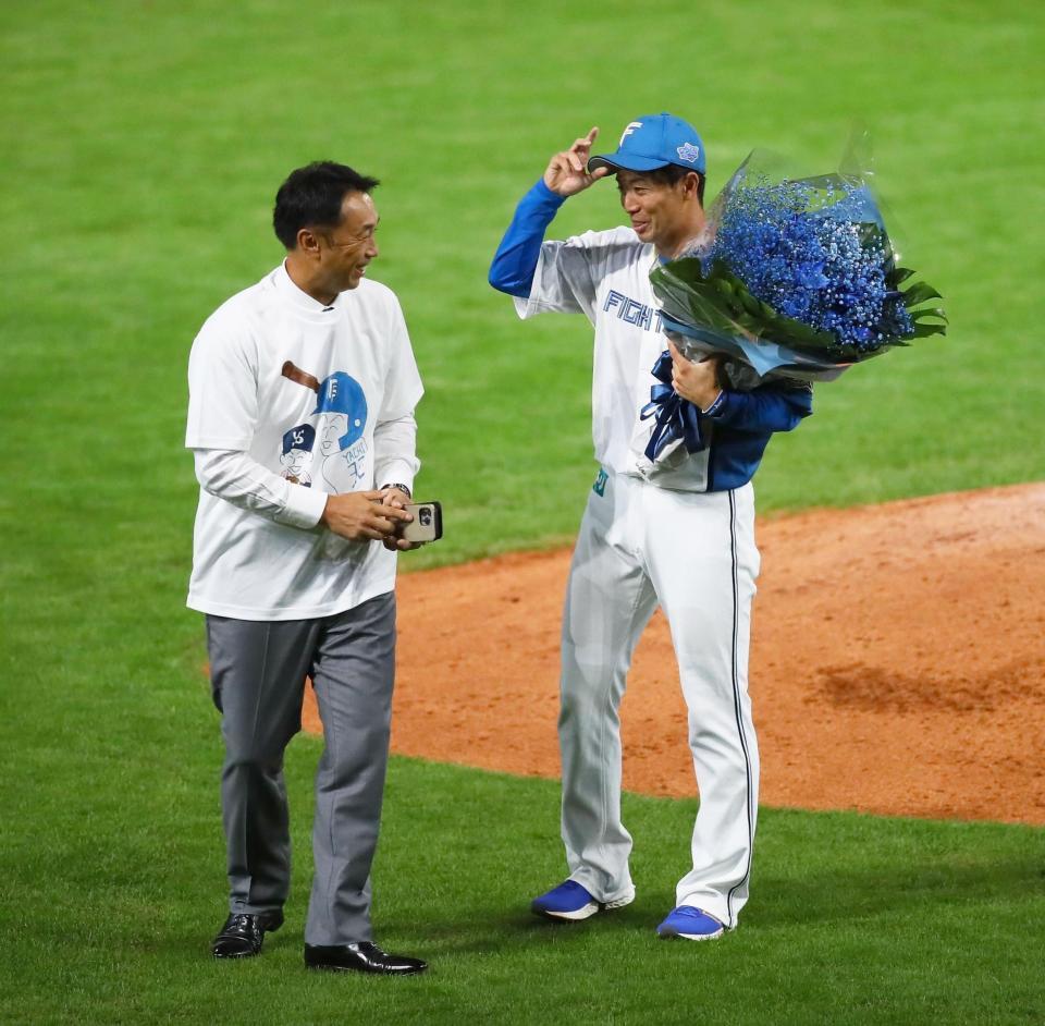 宮本慎也氏がサプライズノック！日本ハム・谷内の引退セレモニーに登場/野球/デイリースポーツ online