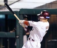 　２回、鈴木大が右越えに本塁打を放つ