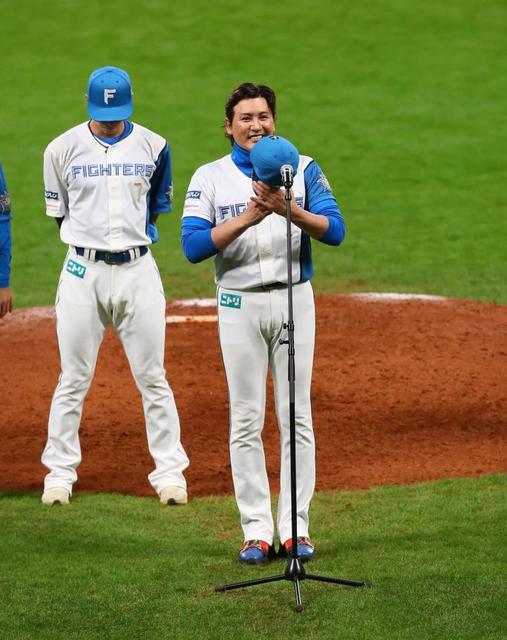 日本ハム・新庄監督がサプライズ発表　秋季キャンプ地は沖縄とエスコンを併用　「負ける原因となったエスコンでの守備の強化」が理由　ファンには３日ごとに私物をプレゼント