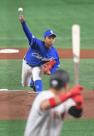 中日・根尾　６回１失点の力投もまたプロ初勝利お預け　笑顔の立浪監督がお尻をたたいて労う