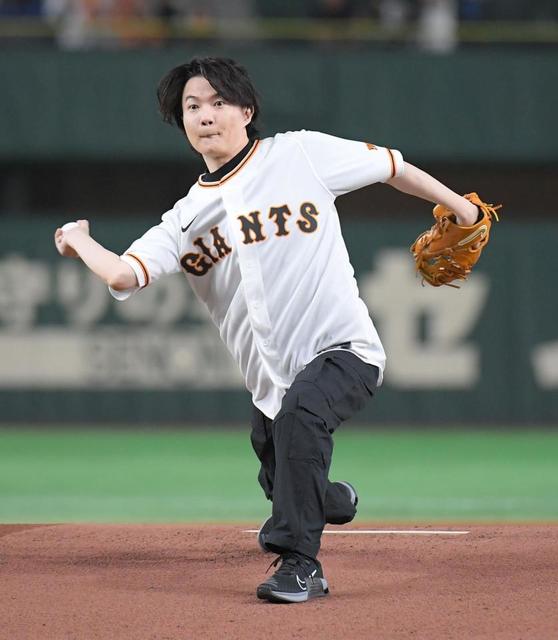 神木隆之介　１８年ぶり始球式はまさかのサイドスロー「緊張していました」秋広との身長差も注目