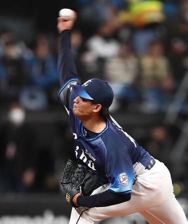 　４月の日本ハム戦で力投する張奕