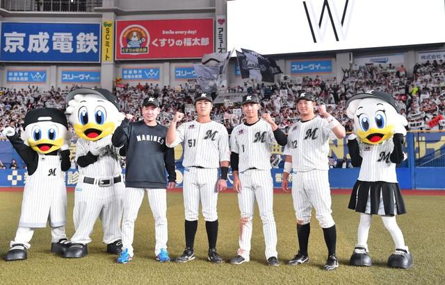 ロッテ・山口　４学年上の中村稔のお立ち台発言に「小学生みたい」自身は「明日また熱い声援を」定型返しにスタンド笑い