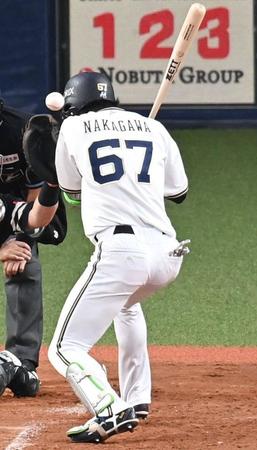 オリックス・中川圭に頭部死球、中嶋監督ぶぜん　ソフトＢ有原のフォークすっぽ抜け、危険球にはならず、中川圭は六回守備から交代